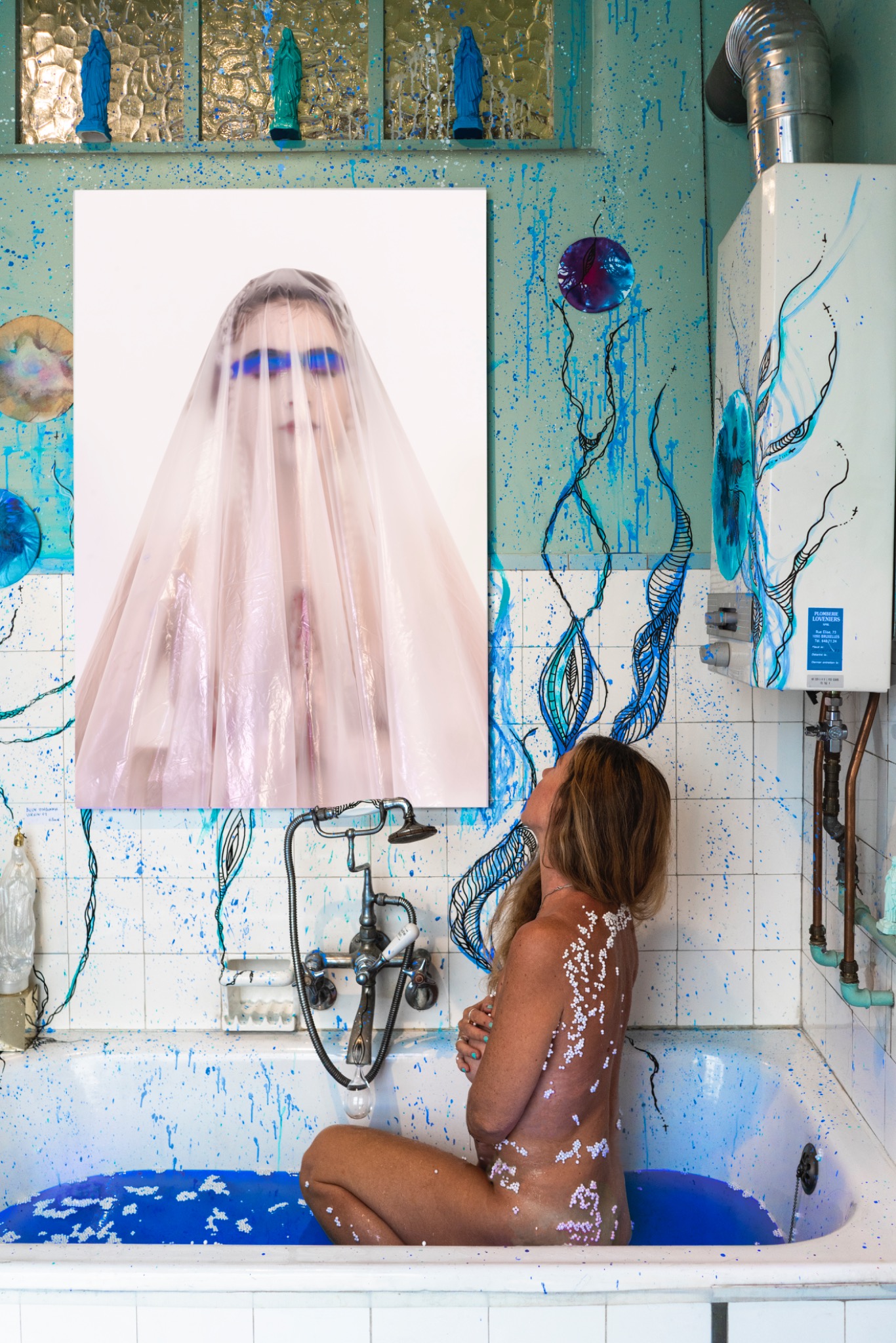 BLUE MADONNA performance in bath installation