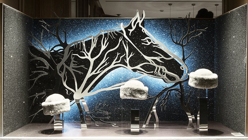 Hermès horse window scenography