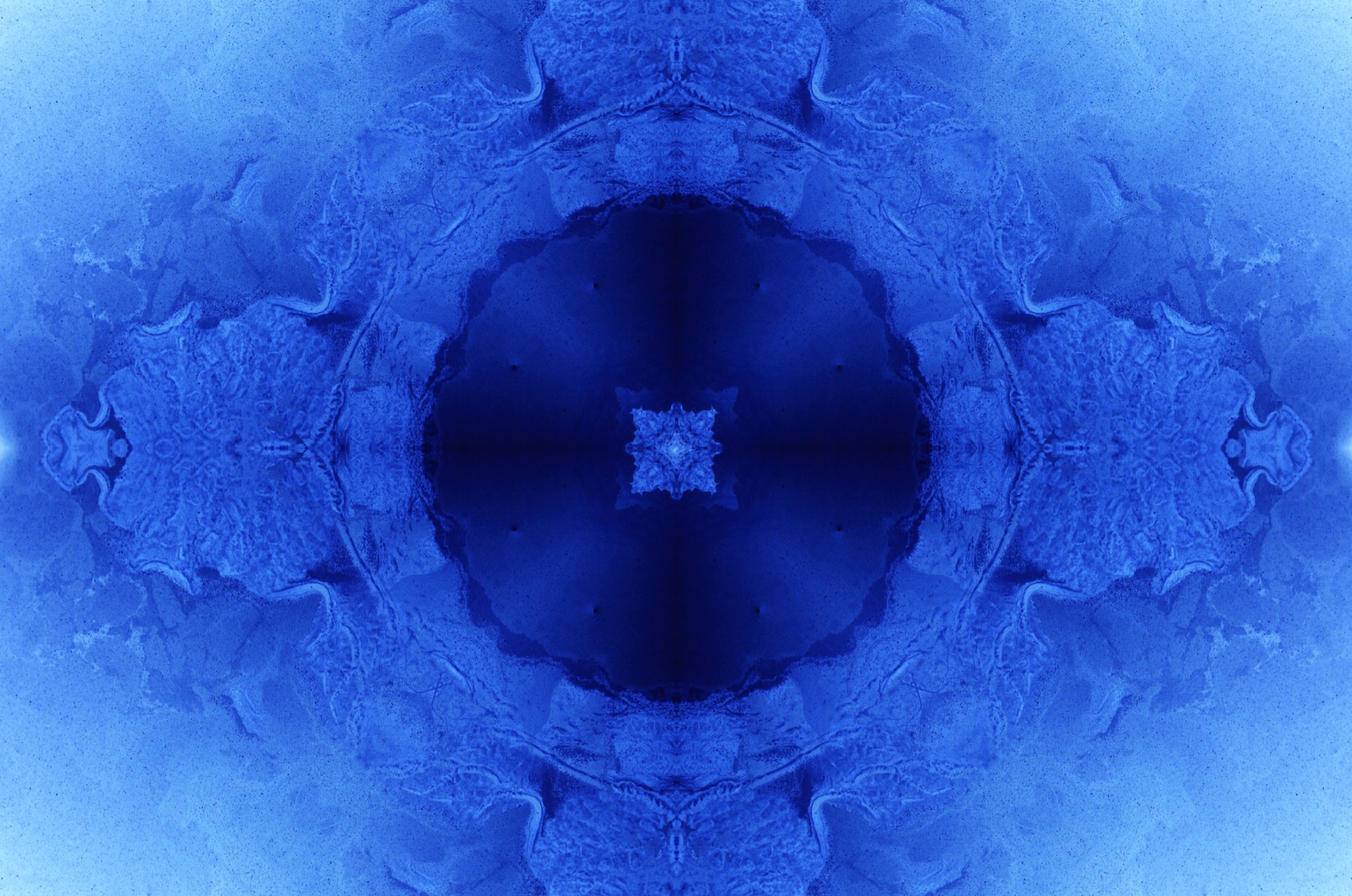 ECHOES gold photographic work by Nathalie Auzépy